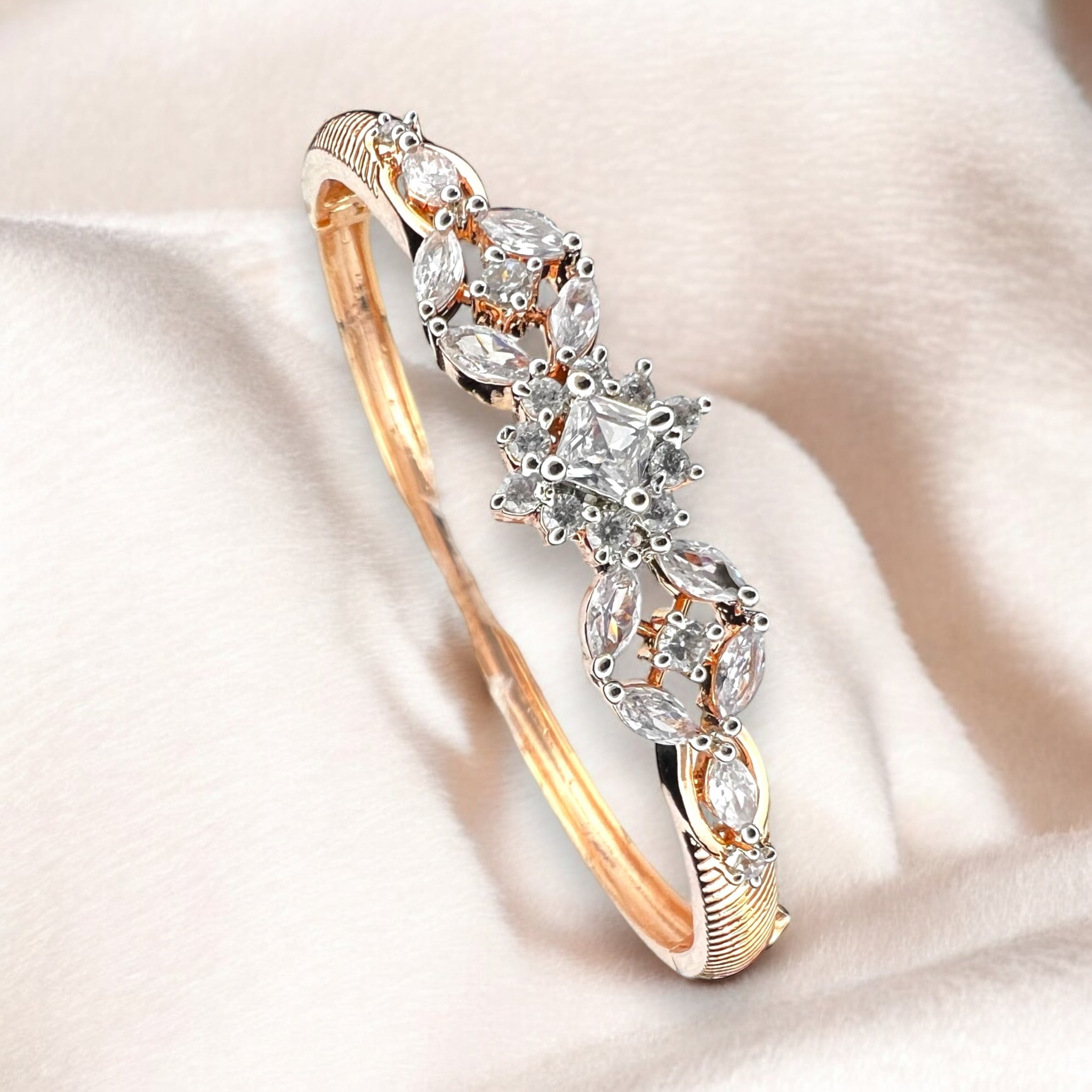 Bracelets – False